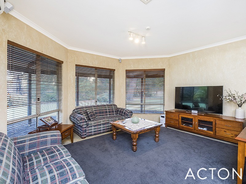 7 Fouracre Court, Stake Hill WA 6181