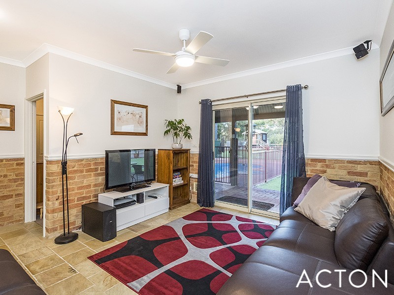 7 Fouracre Court, Stake Hill WA 6181