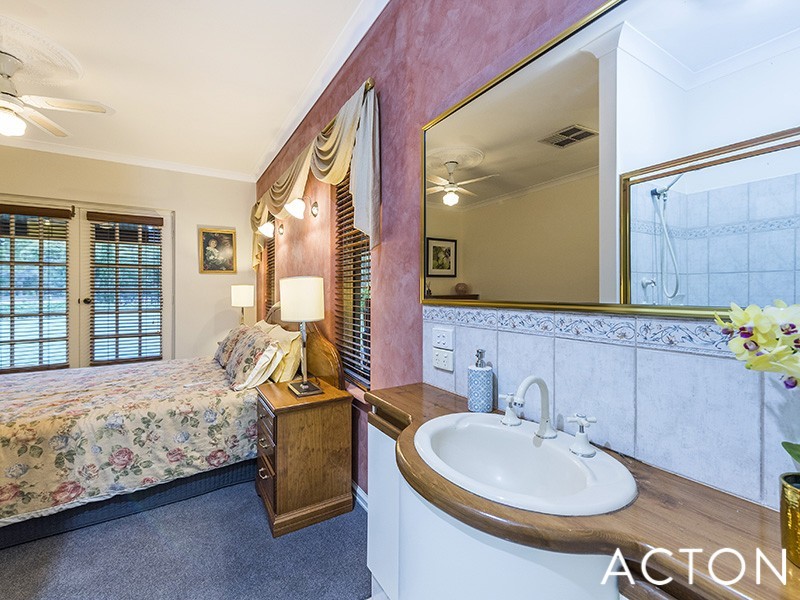 7 Fouracre Court, Stake Hill WA 6181