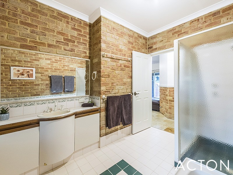 7 Fouracre Court, Stake Hill WA 6181