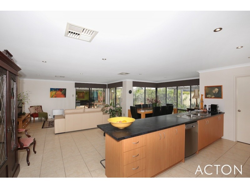 37 Lismore Ridge, Lakelands WA 6180