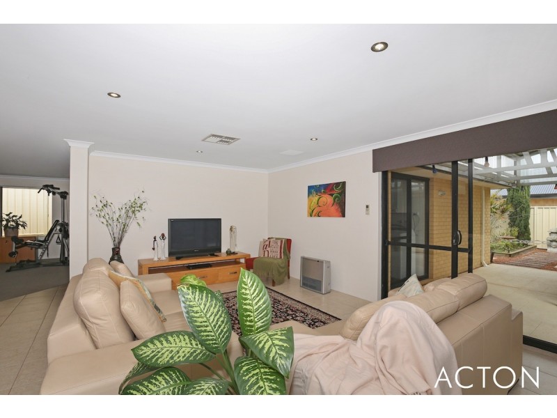 37 Lismore Ridge, Lakelands WA 6180