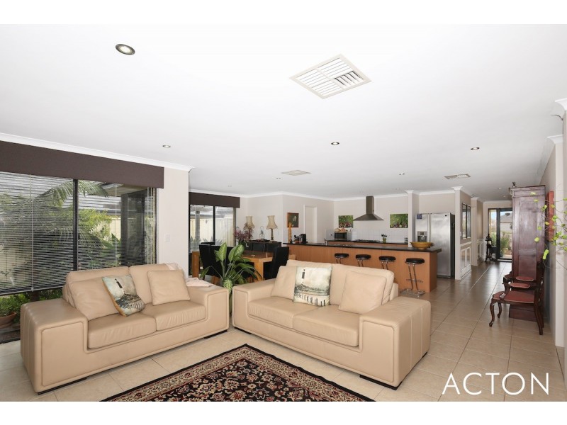 37 Lismore Ridge, Lakelands WA 6180