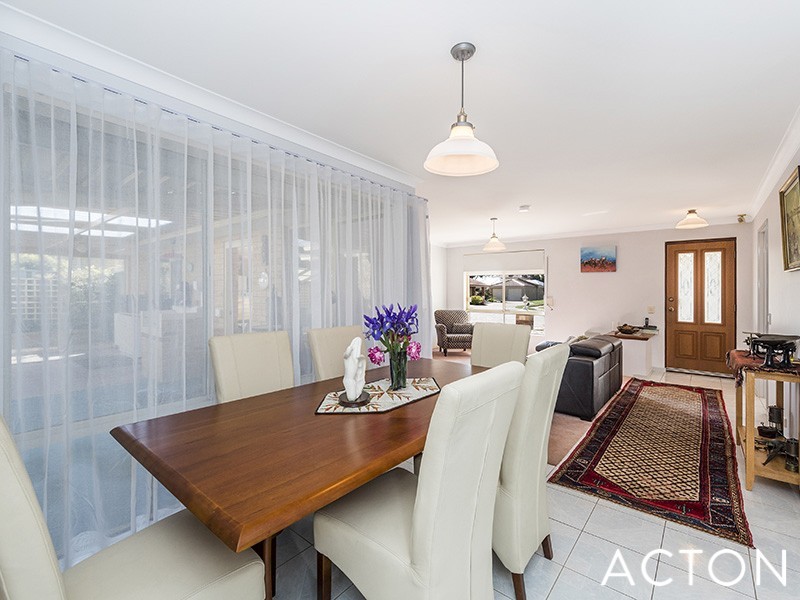 9 Parkwater Cove, Halls Head WA 6210