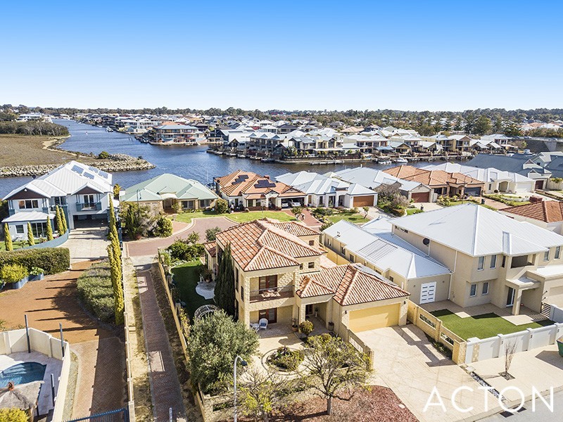 39 Rialto Place, Halls Head WA 6210