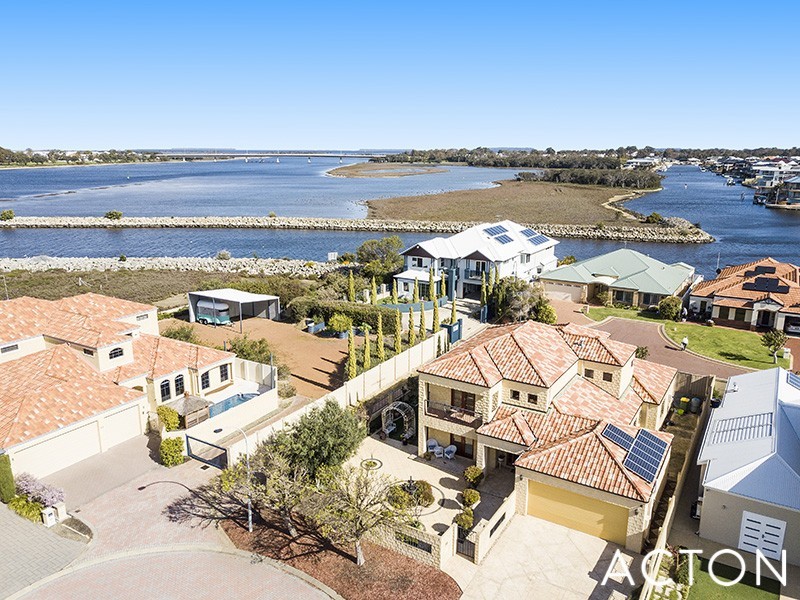 39 Rialto Place, Halls Head WA 6210