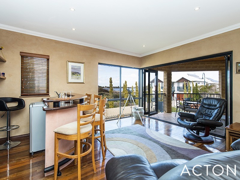39 Rialto Place, Halls Head WA 6210