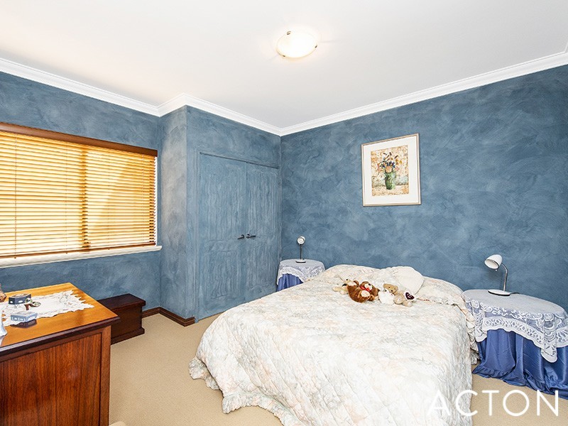 39 Rialto Place, Halls Head WA 6210