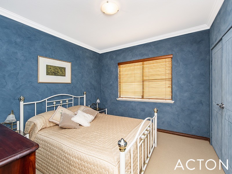 39 Rialto Place, Halls Head WA 6210