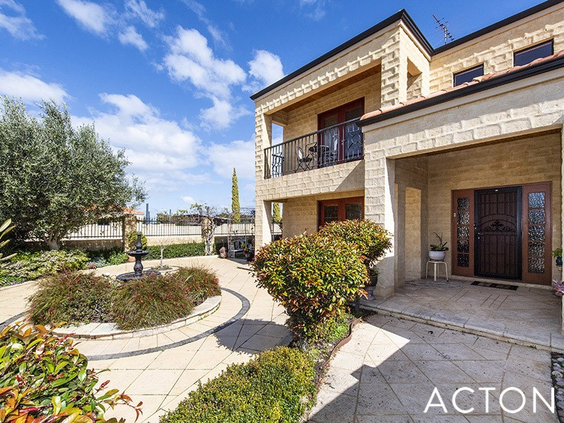 39 Rialto Place, Halls Head WA 6210