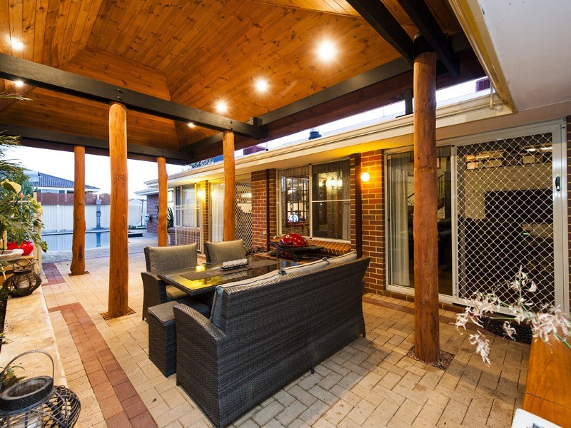 6 Carabeen Place, Halls Head WA 6210