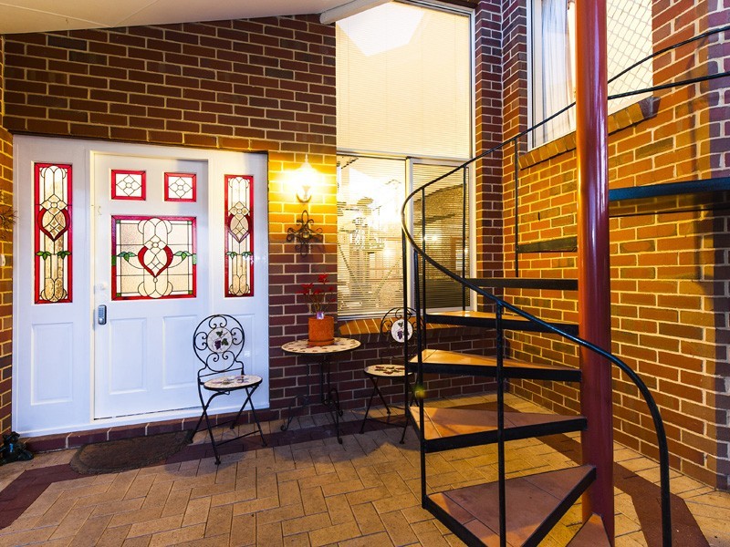 6 Carabeen Place, Halls Head WA 6210