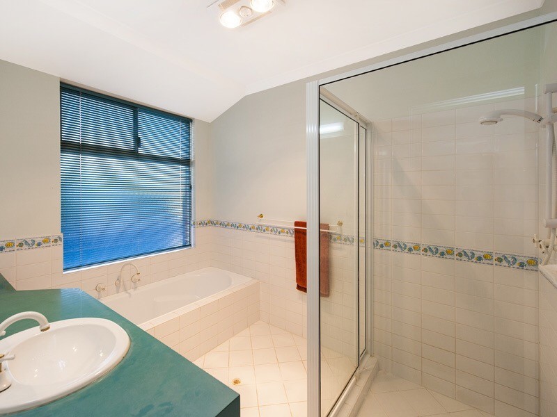 6 Carabeen Place, Halls Head WA 6210