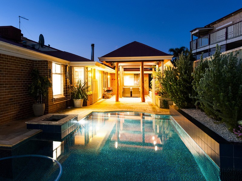 6 Carabeen Place, Halls Head WA 6210