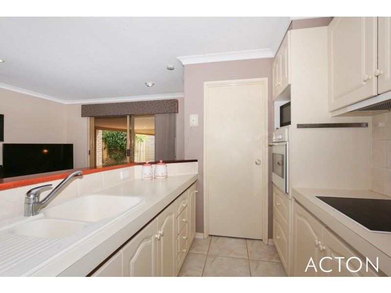 1/12 Kestrel Close, Halls Head WA 6210