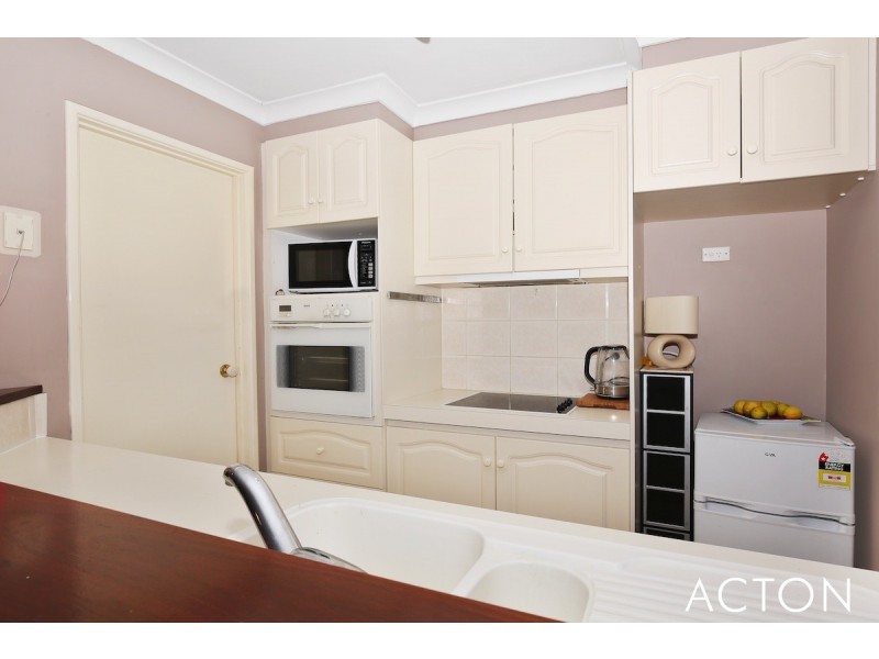 1/12 Kestrel Close, Halls Head WA 6210