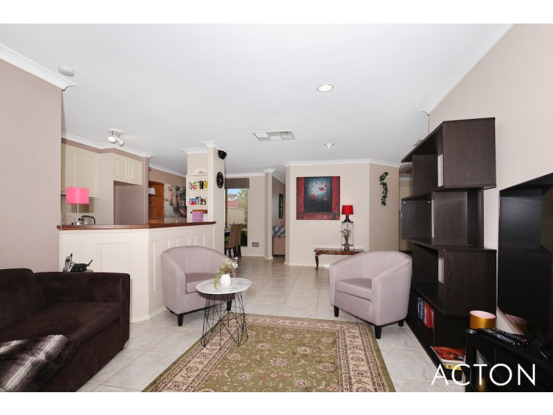 1/12 Kestrel Close, Halls Head WA 6210