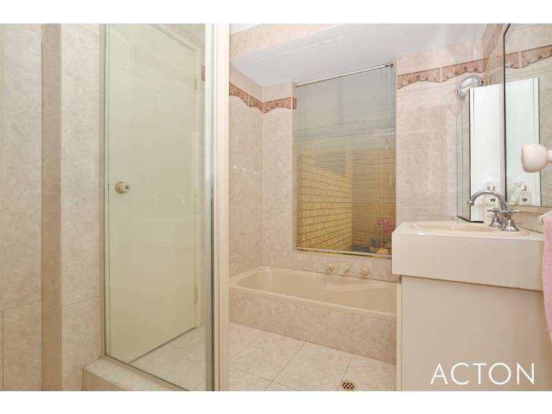 1/12 Kestrel Close, Halls Head WA 6210