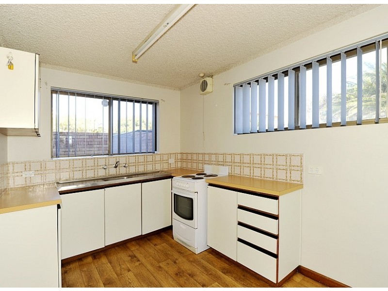 1/35A Halls Head Pde, Halls Head WA 6210