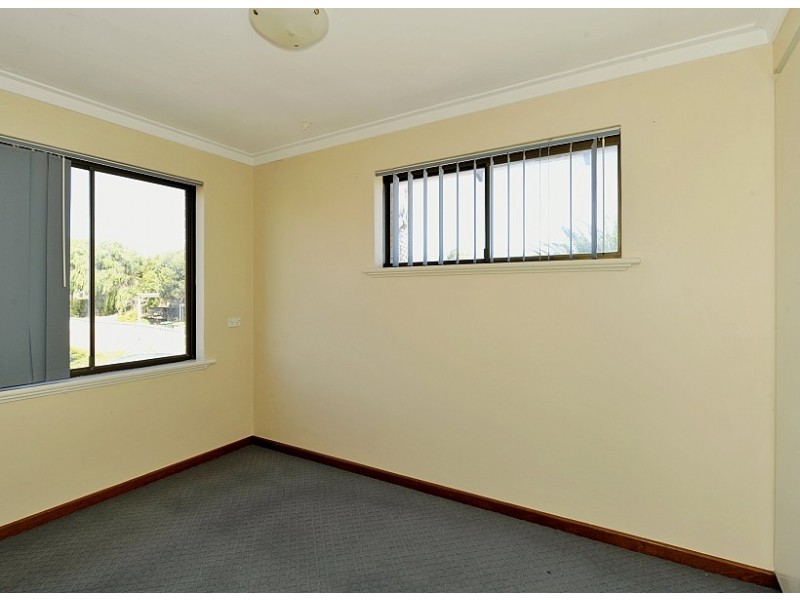 1/35A Halls Head Pde, Halls Head WA 6210