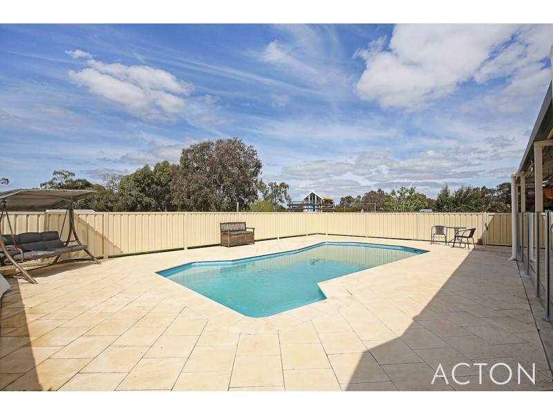 61 Eaglehawk Drive, Ravenswood WA 6208