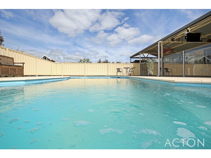 61 Eaglehawk Drive, Ravenswood WA 6208