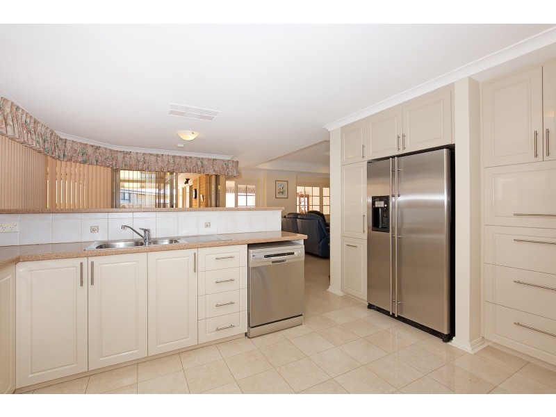 26 Wellya Crescent, South Yunderup WA 6208