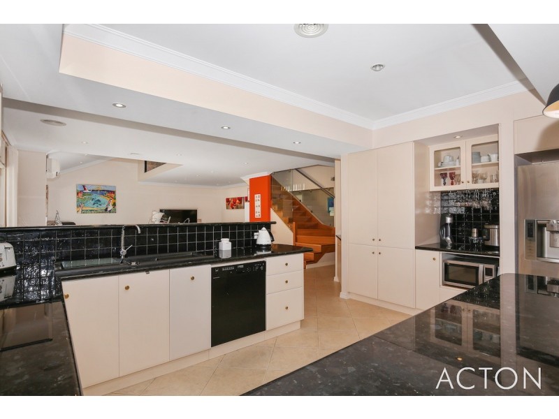 14 San Marco Quays, Halls Head WA 6210