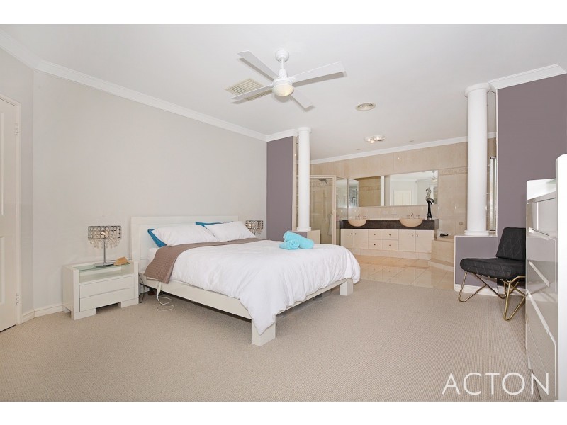 14 San Marco Quays, Halls Head WA 6210