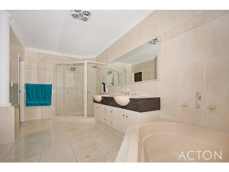 14 San Marco Quays, Halls Head WA 6210