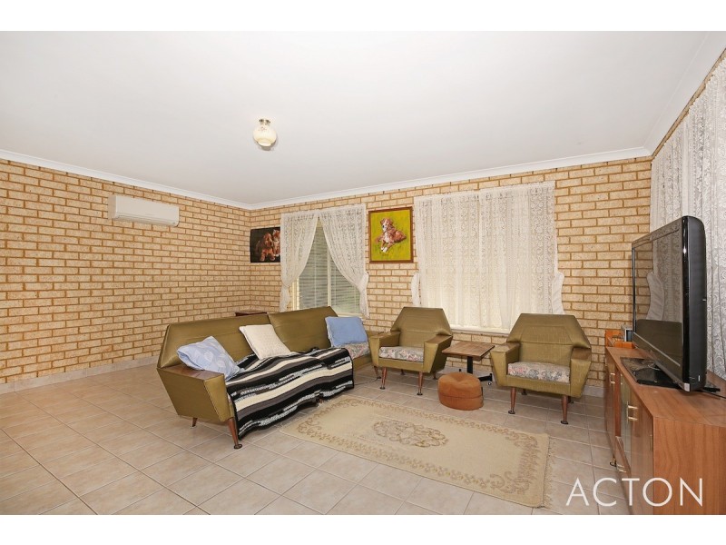 4 Tranby Street, Madora Bay WA 6210