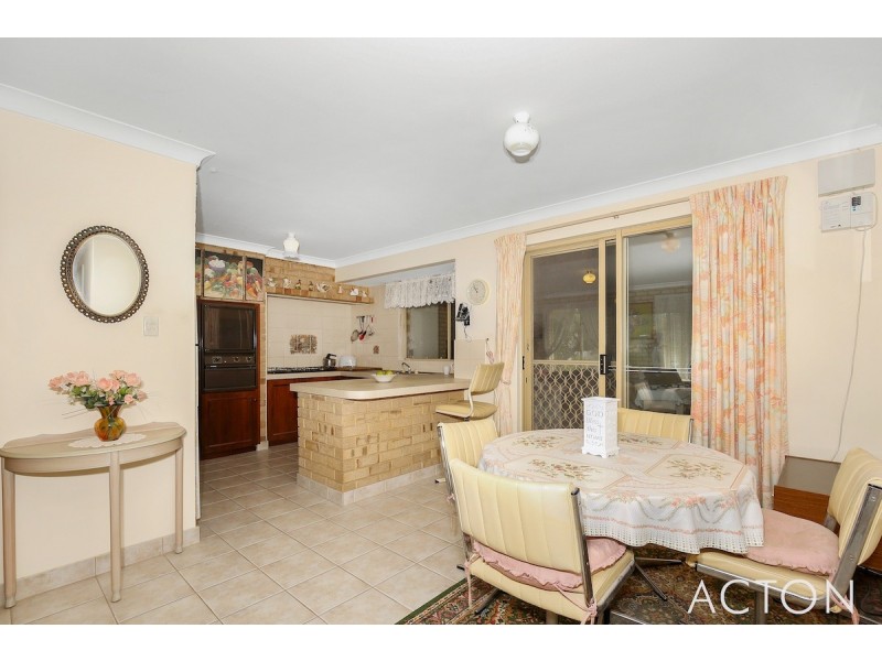 4 Tranby Street, Madora Bay WA 6210