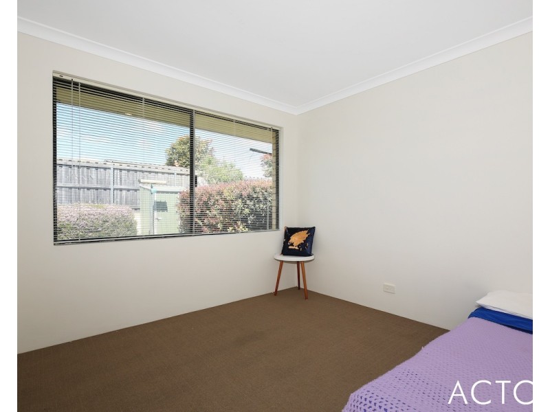 253 Peelwood Parade, Halls Head WA 6210