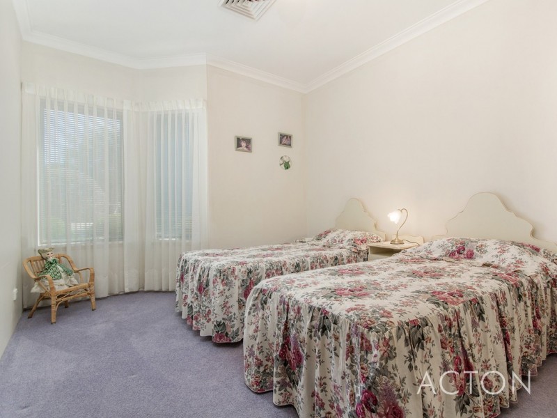 26 Sun Land Avenue, South Yunderup WA 6208