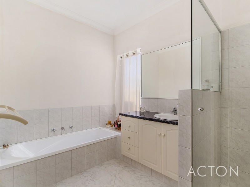 26 Sun Land Avenue, South Yunderup WA 6208