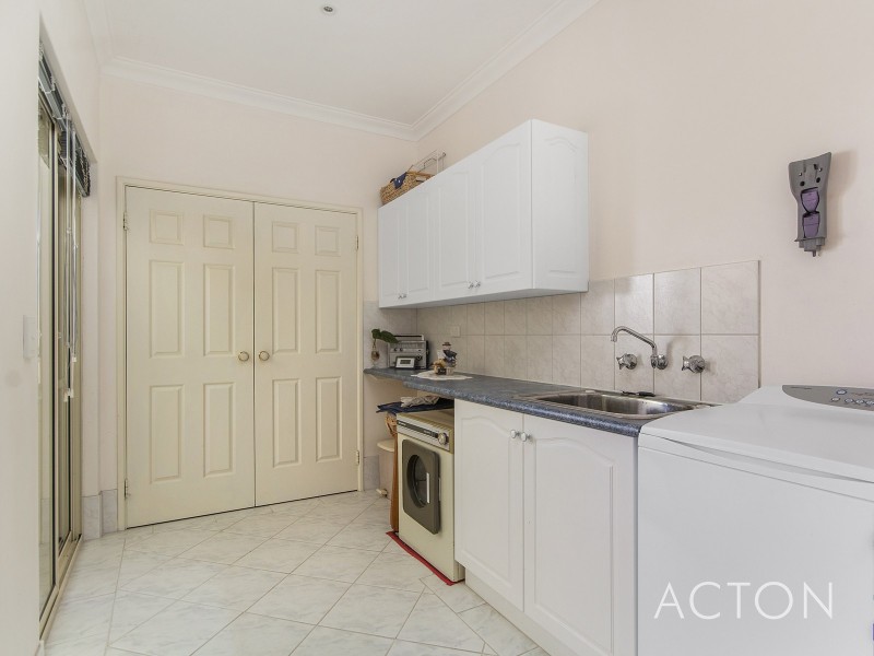 26 Sun Land Avenue, South Yunderup WA 6208