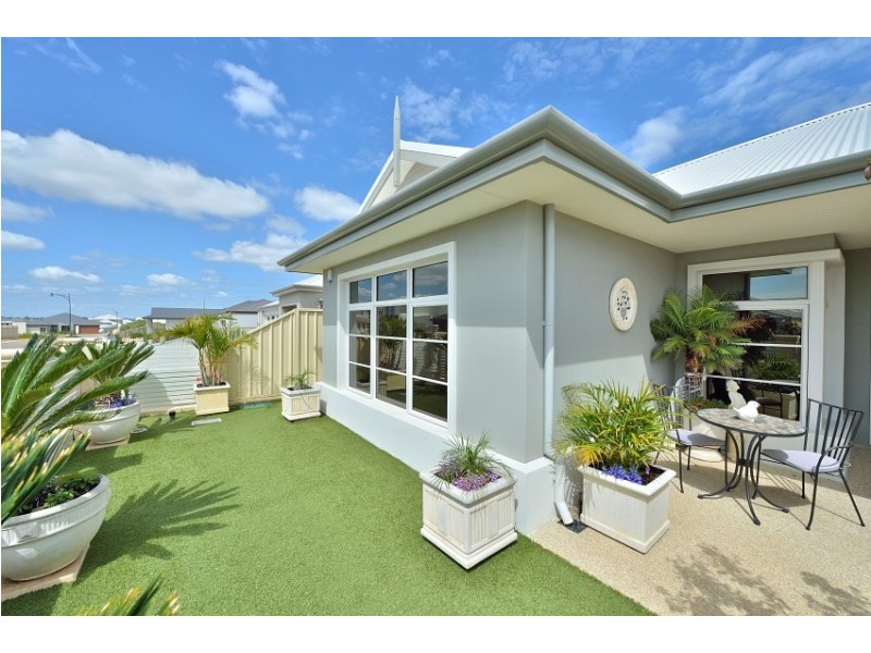 7 Azelia Approach, Madora Bay WA 6210