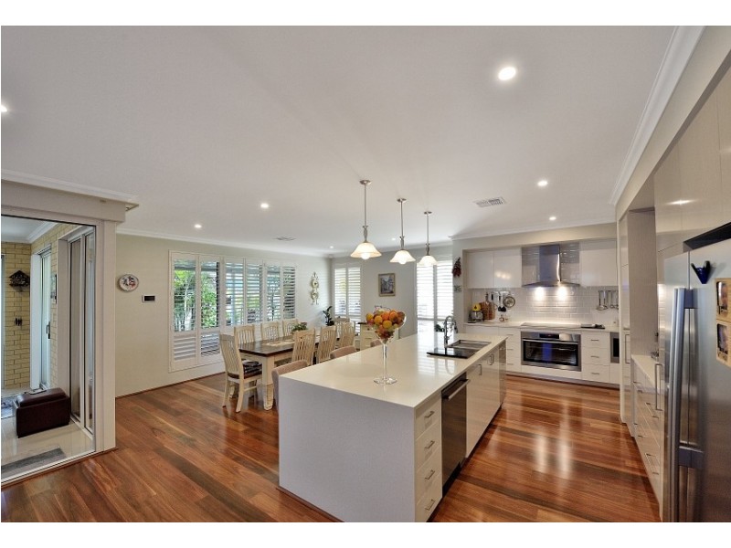 7 Azelia Approach, Madora Bay WA 6210