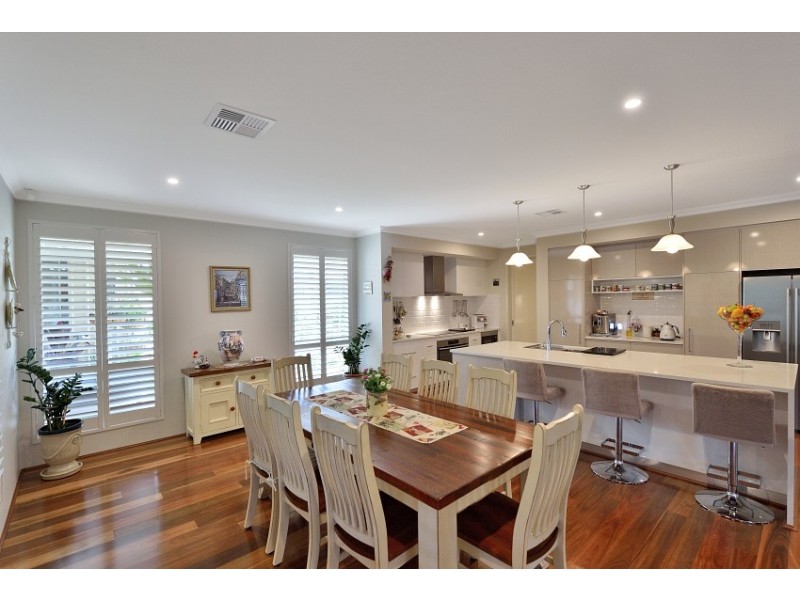 7 Azelia Approach, Madora Bay WA 6210