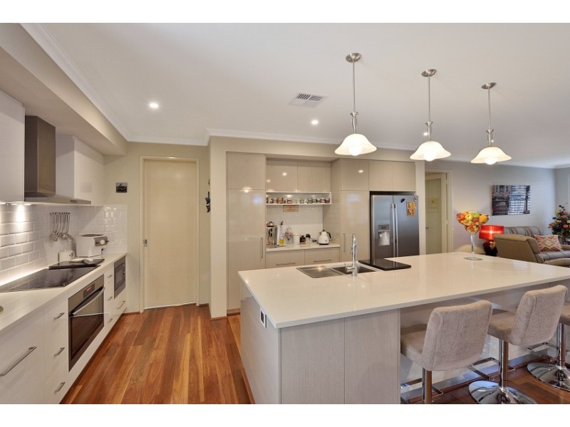 7 Azelia Approach, Madora Bay WA 6210