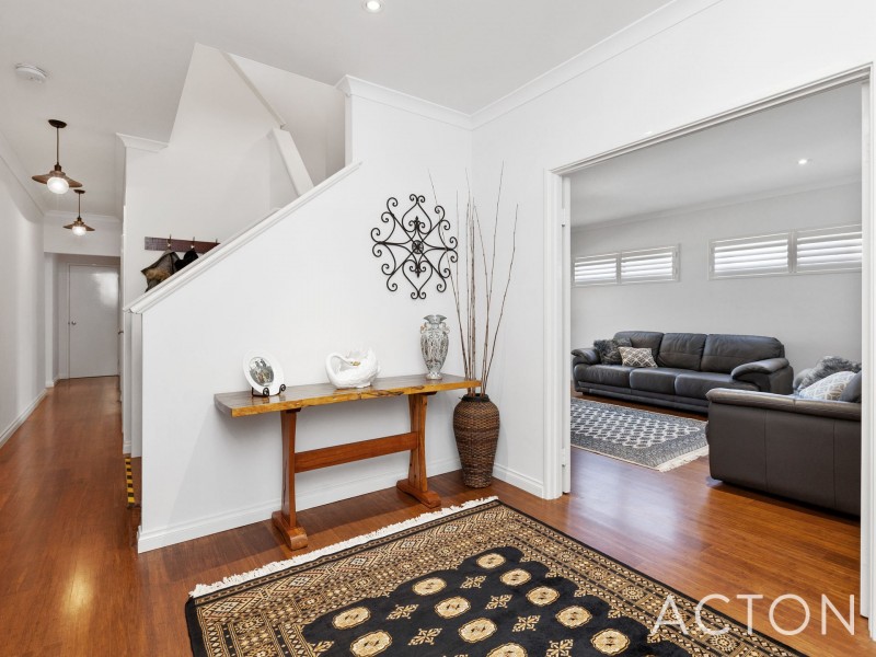100 Boardwalk Boulevard, Halls Head WA 6210