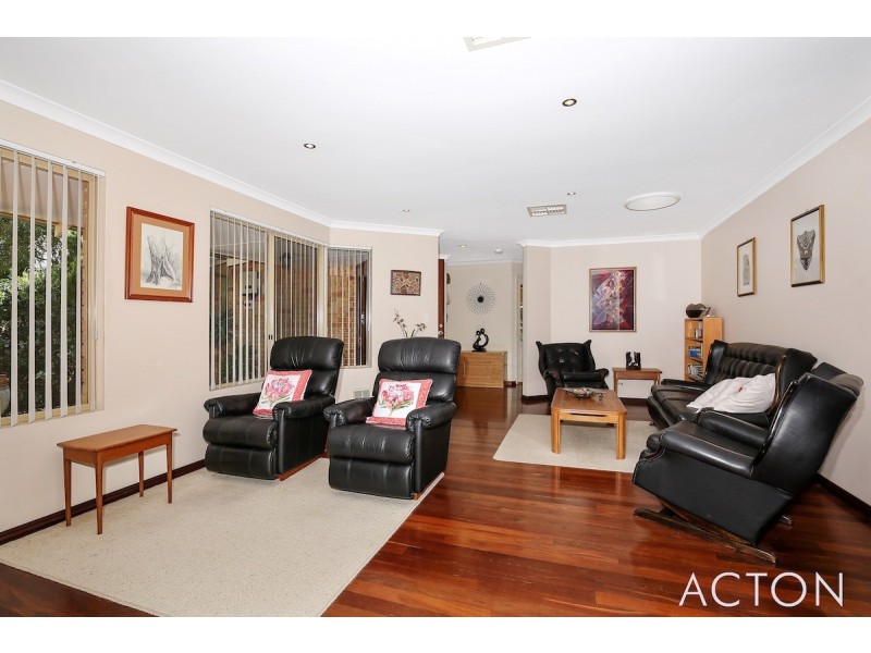 14 Victoria Circle, Greenfields WA 6210