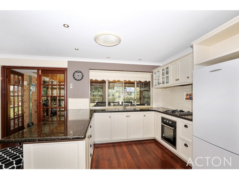 14 Victoria Circle, Greenfields WA 6210