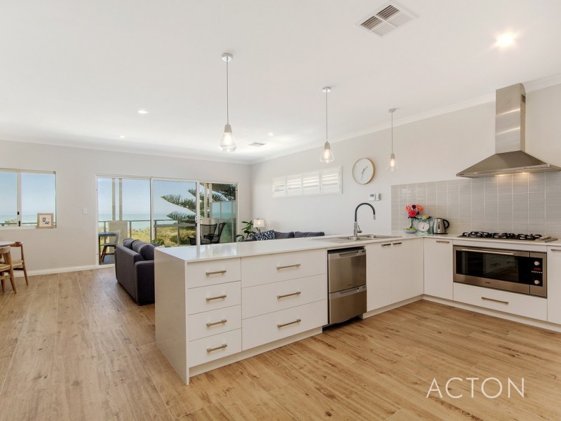 4 Coral Court, Halls Head WA 6210