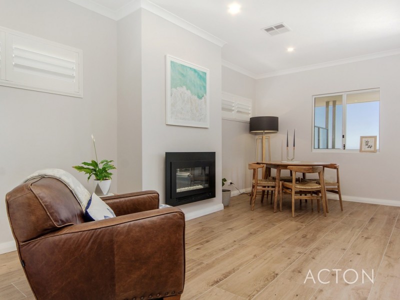 4 Coral Court, Halls Head WA 6210