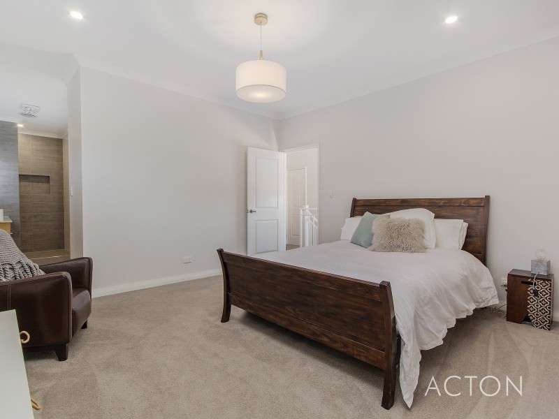 4 Coral Court, Halls Head WA 6210