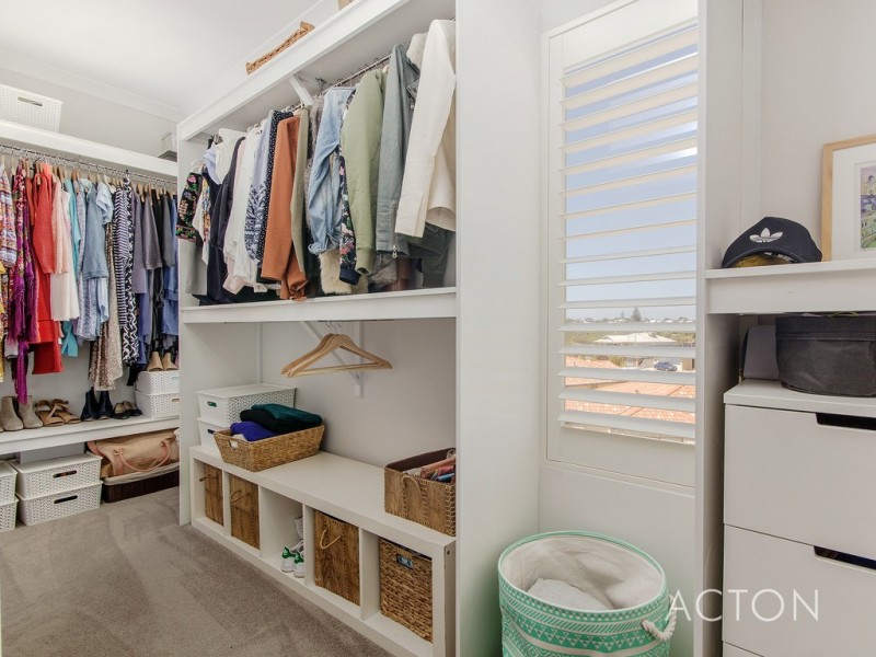 4 Coral Court, Halls Head WA 6210
