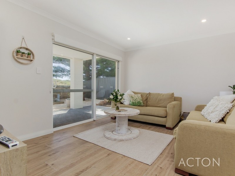 4 Coral Court, Halls Head WA 6210