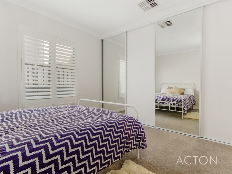 4 Coral Court, Halls Head WA 6210