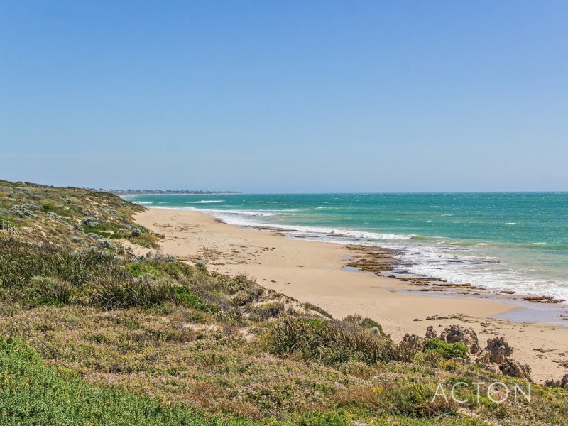 4 Coral Court, Halls Head WA 6210